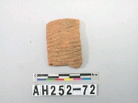 藏品(紅色細砂粗繩紋陶片)的圖片